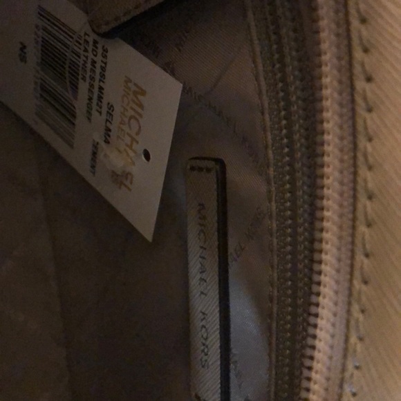 Michael Kors handbag - Picture 2 of 2